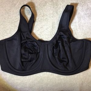 Wacoal underwire sports bra size 40C